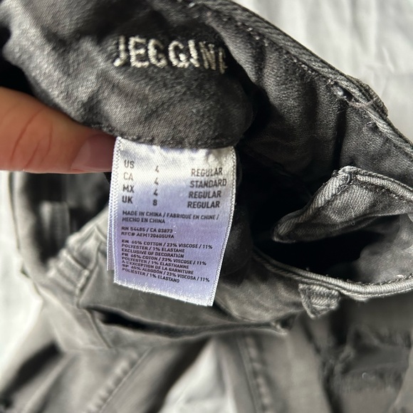 American Eagle distressed jeans, size 4 - Picture 3 of 3